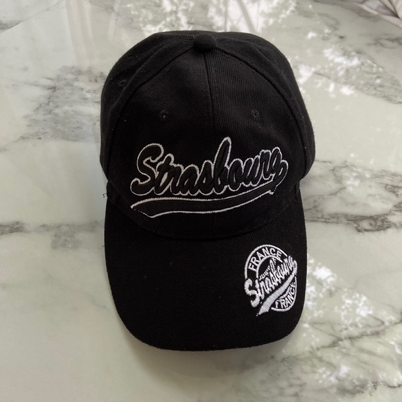 Vintage Black Baseball Cap with White French Words - Picture 1 of 4